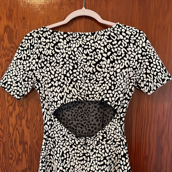 Guess dress - Picture 2 of 4